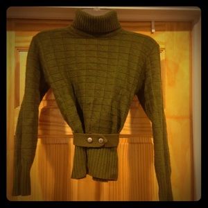 Olive green vintage 1960s wool sweater w belt