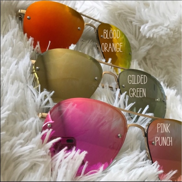 LAST PAIR! NEW | REFLECTIVE GOLD FRAME AVIATORS - Picture 2 of 7