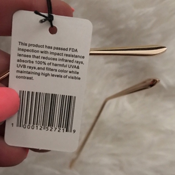 LAST PAIR! NEW | REFLECTIVE GOLD FRAME AVIATORS - Picture 5 of 7