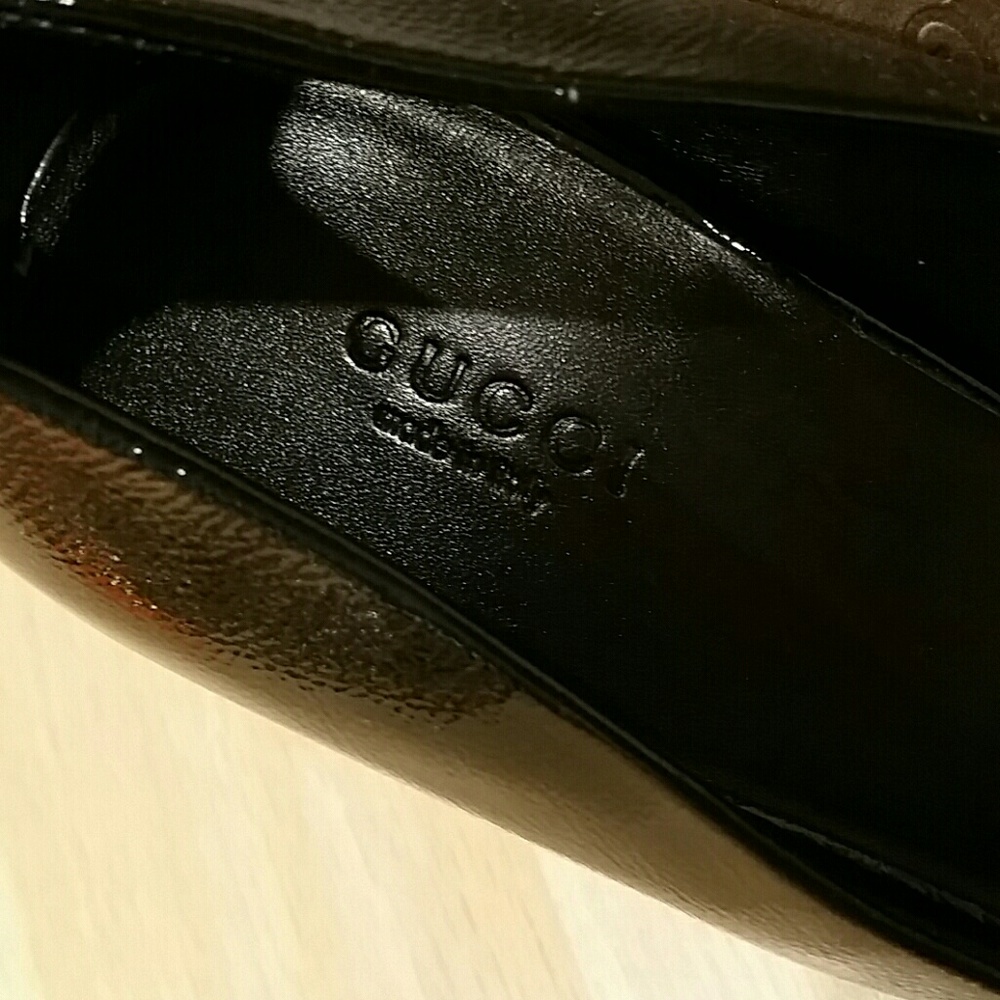 New in box- Authentic Gucci patent leather heels - Picture 7 of 8