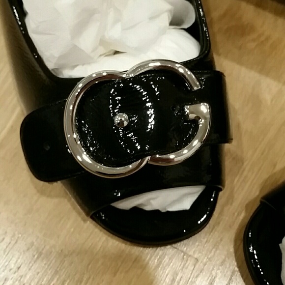 New in box- Authentic Gucci patent leather heels - Picture 6 of 8