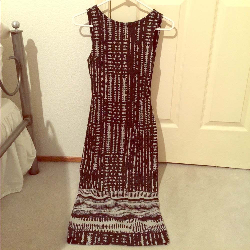 Fitted sleeveless dress