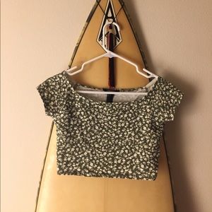 Off the shoulders crop top!!