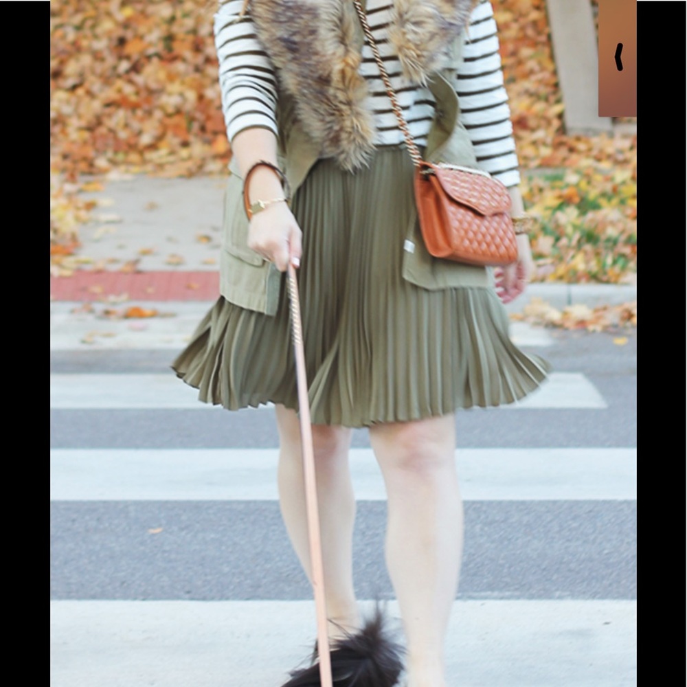 Khaki green pleaded skirt