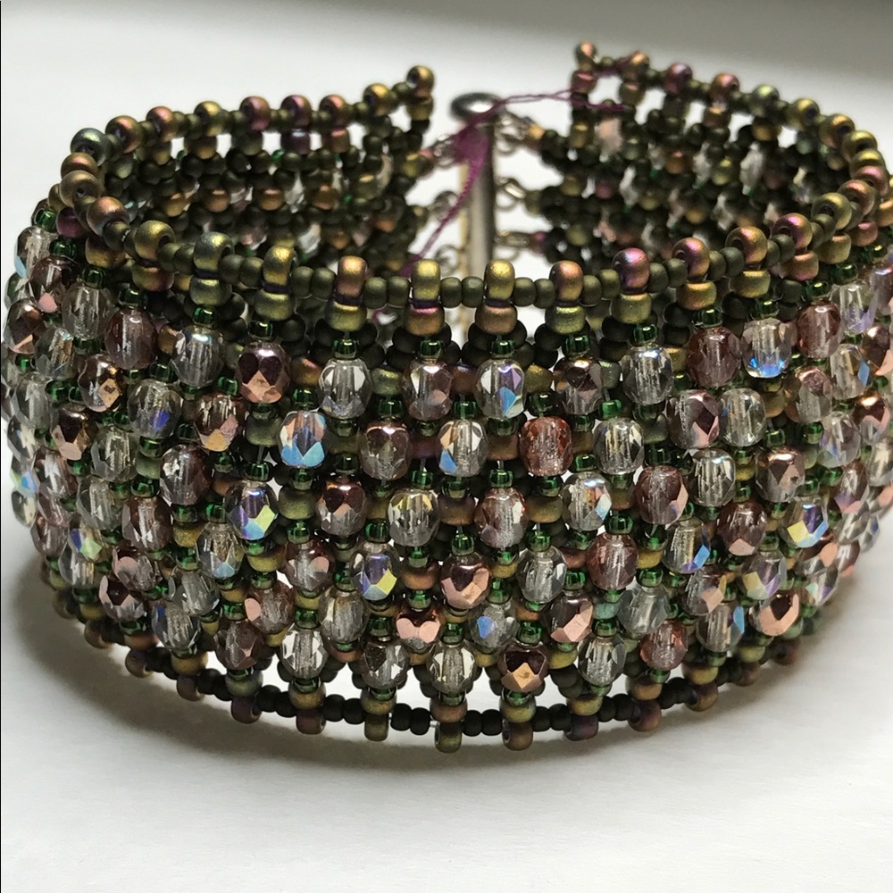🔥🔥Host Pick!!🔥🔥Capriccio style bracelet