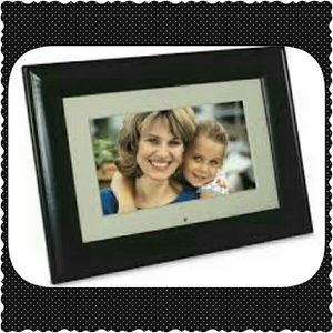 7" Pandigital Photo Frame & Remote