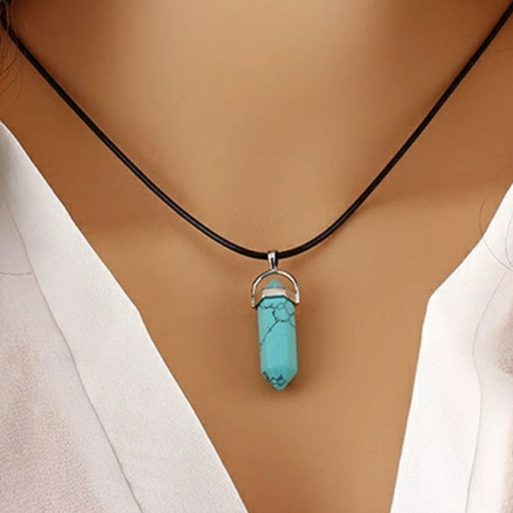 Turquoise pendant necklace -NWT