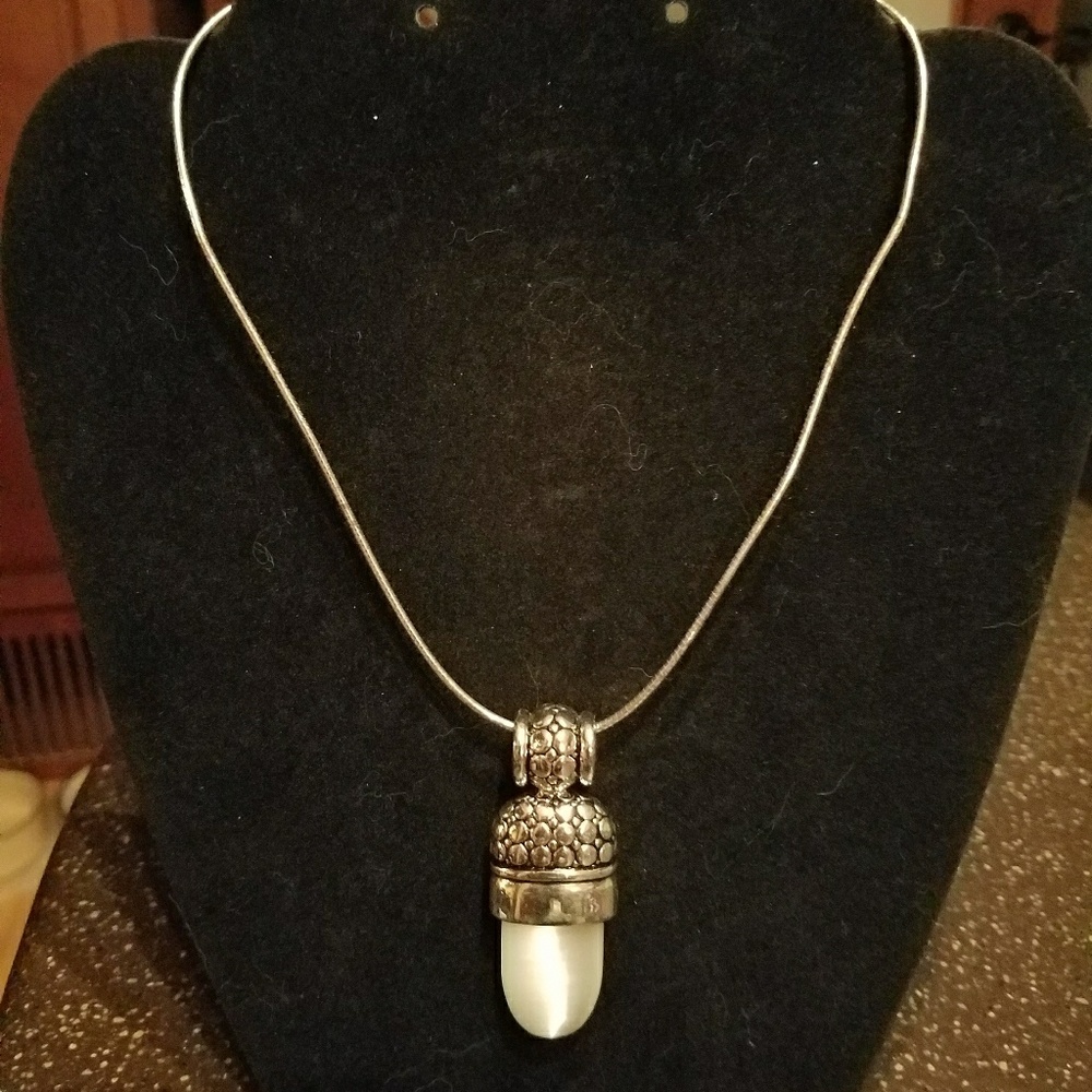 Lot of 2 Necklaces