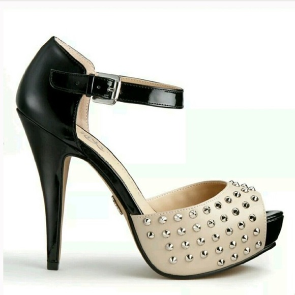 ✨HP✨ Rock & Republic studded platforms - Picture 2 of 7