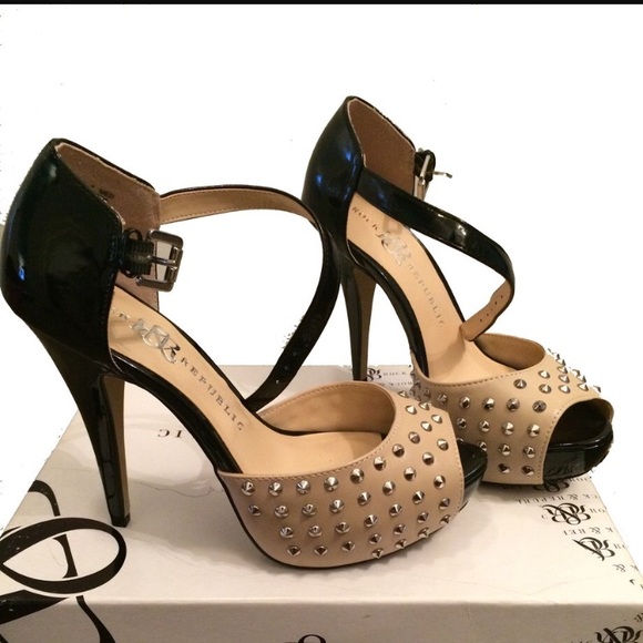 ✨HP✨ Rock & Republic studded platforms - Picture 5 of 7