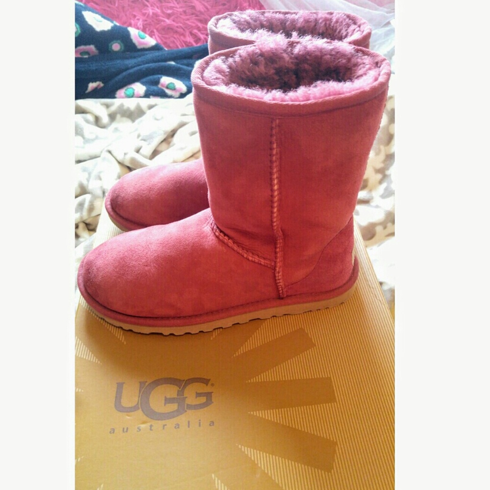 UGG Classic Short Boot