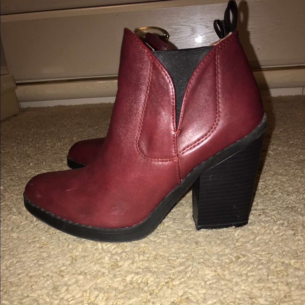 Deena & Ozzy Burgundy Booties