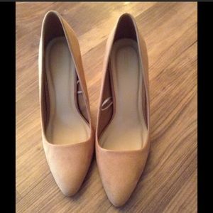 NWOT F21 Tan Heels