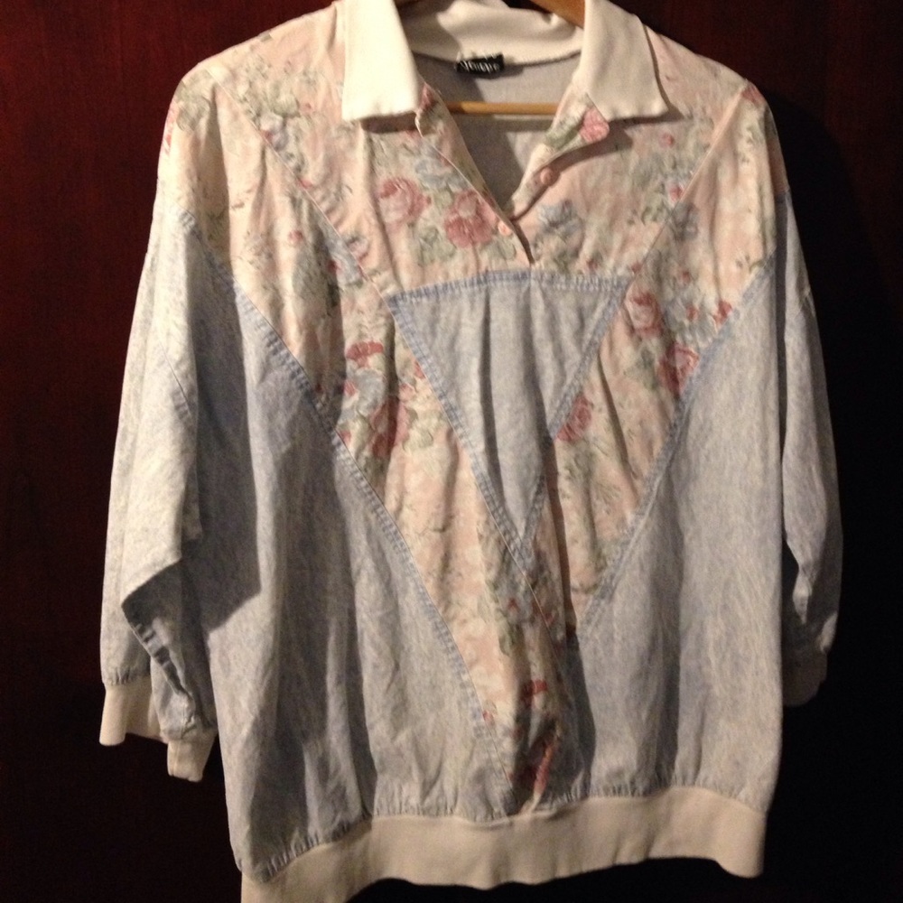 Light weight ladies top