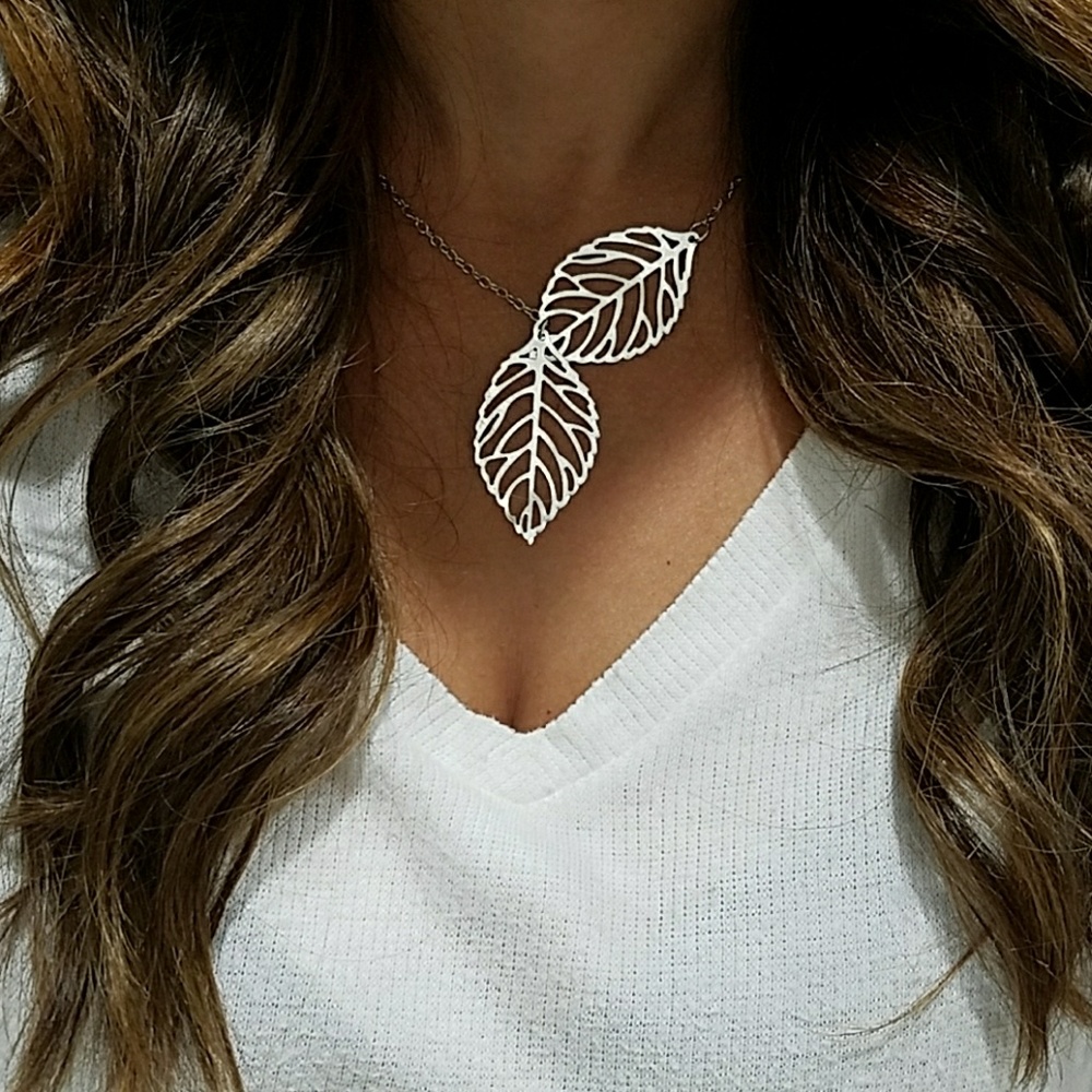 2 leaf necklace
