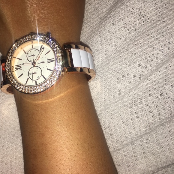 Watch - Picture 2 of 3