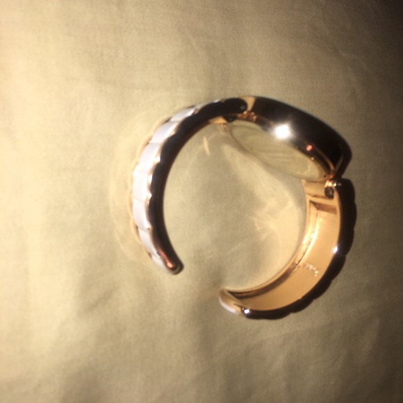 Watch - Picture 3 of 3