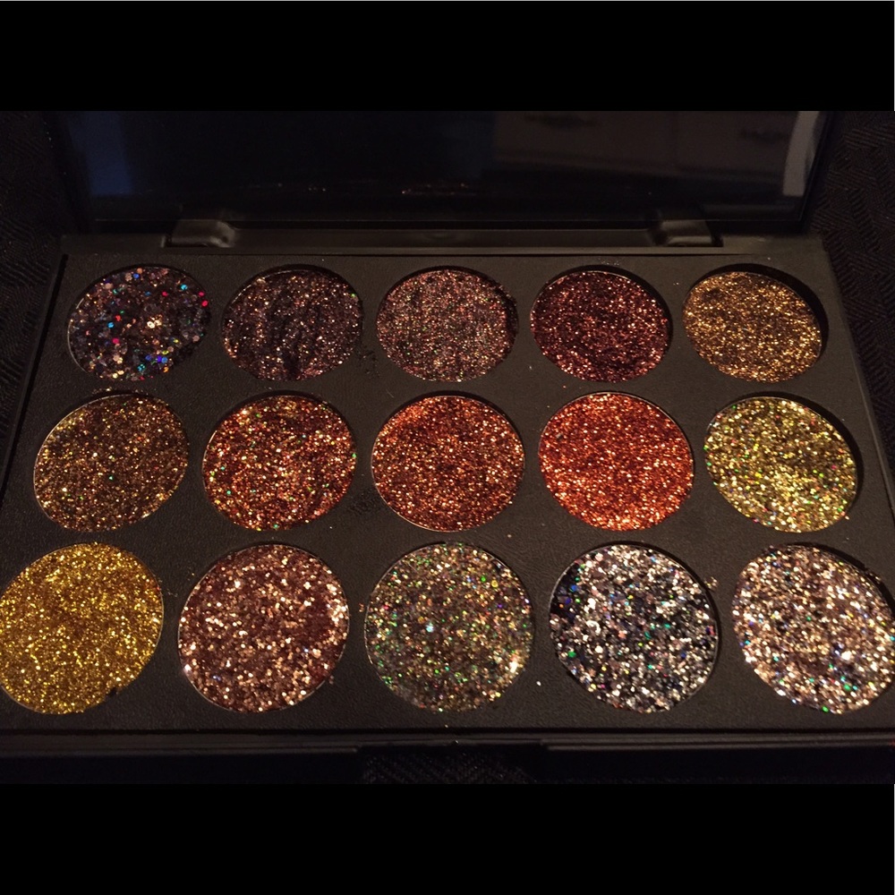 New pressed glitter pallet