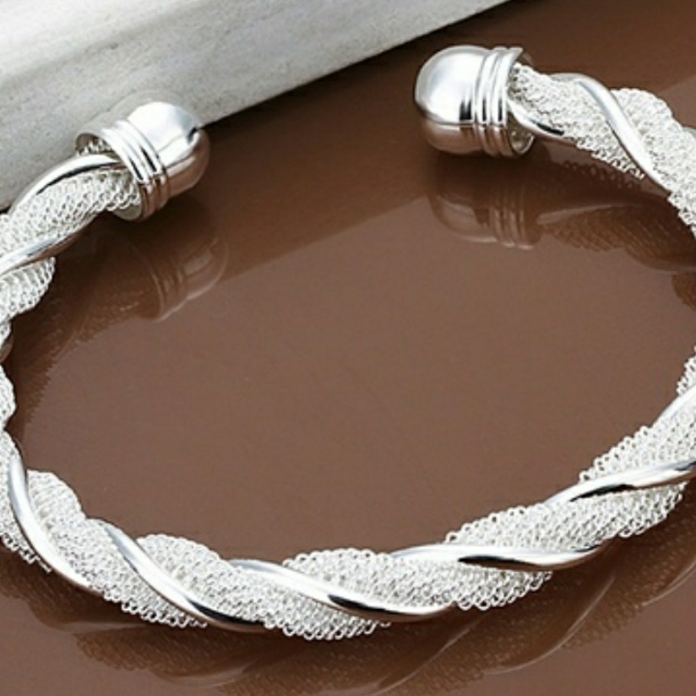 Bracelet -NWT