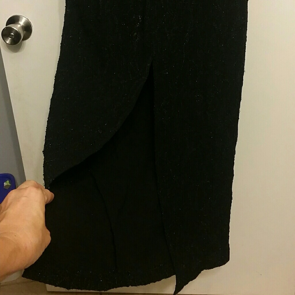 Unique dress - Picture 4 of 4