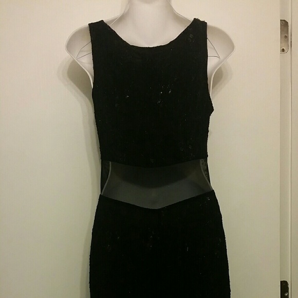 Unique dress - Picture 2 of 4