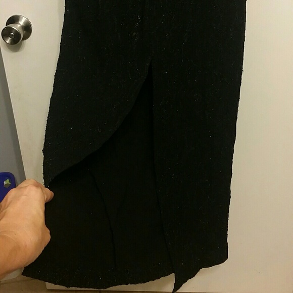 Unique dress - Picture 4 of 4