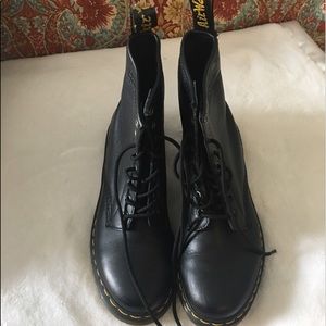 Doc martens black can combat boots