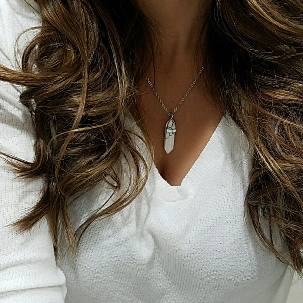 White pendant necklace