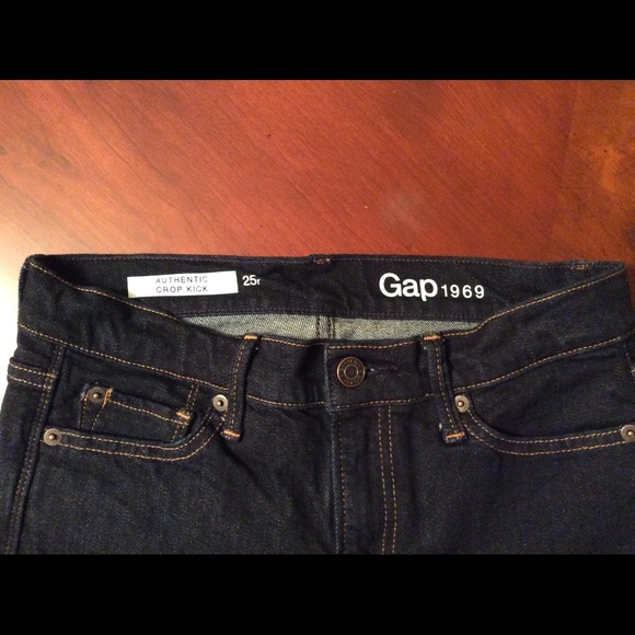 Gap 1969 Authentic Crop Kick - Picture 2 of 3