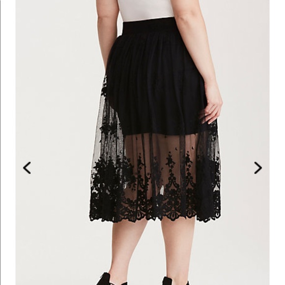 Torrid Embroidered Tulle Skirt NWT - Picture 2 of 3
