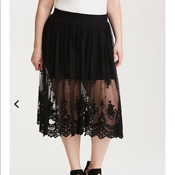 Torrid Embroidered Tulle Skirt NWT - Picture 3 of 3
