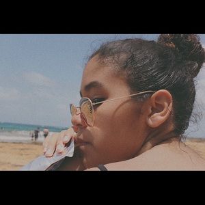 Meet your Posher, Carolina