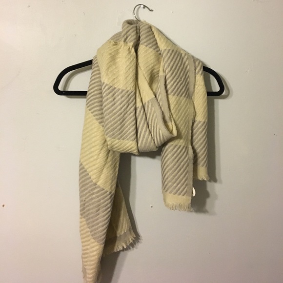 TRS Beige Wrap/Scarf - Picture 2 of 3