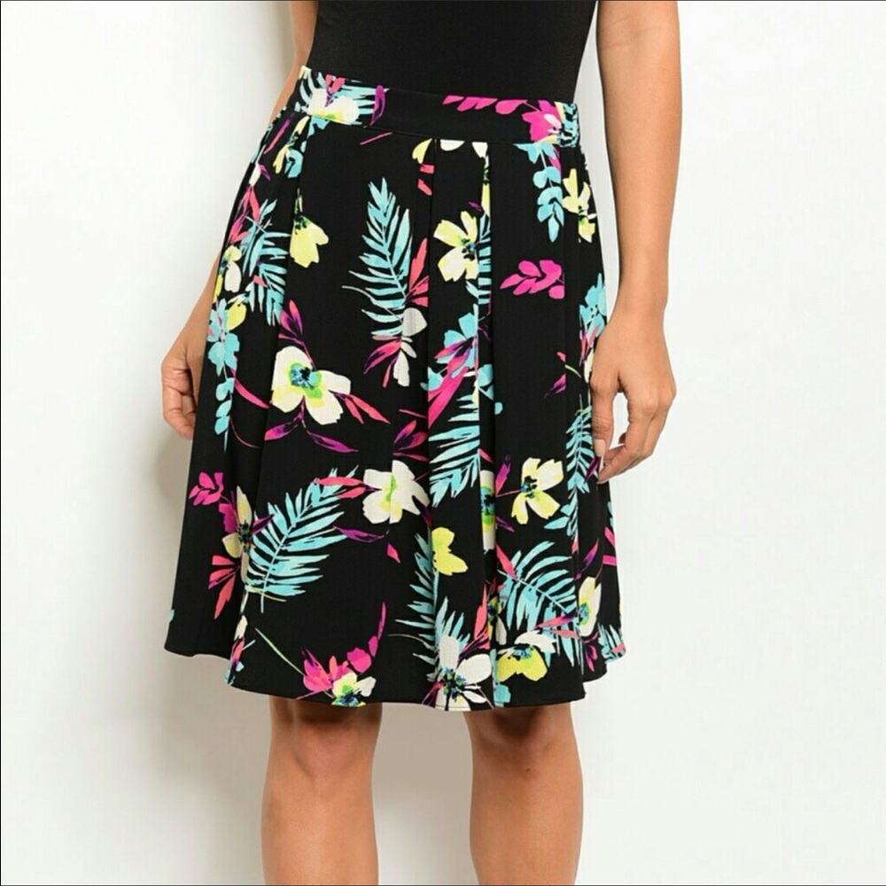 ▪️ⓝⓔⓦ▪️ Tropical Floral Skirt - Picture 2 of 3