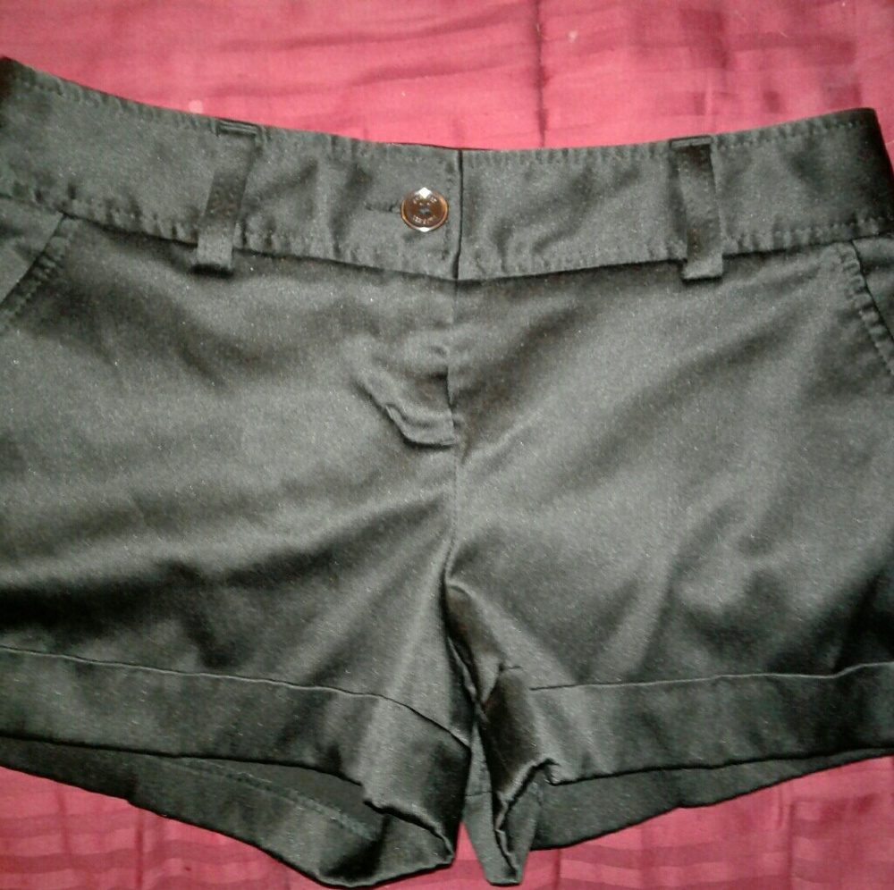 Womens shorts - Express shorts - size 2