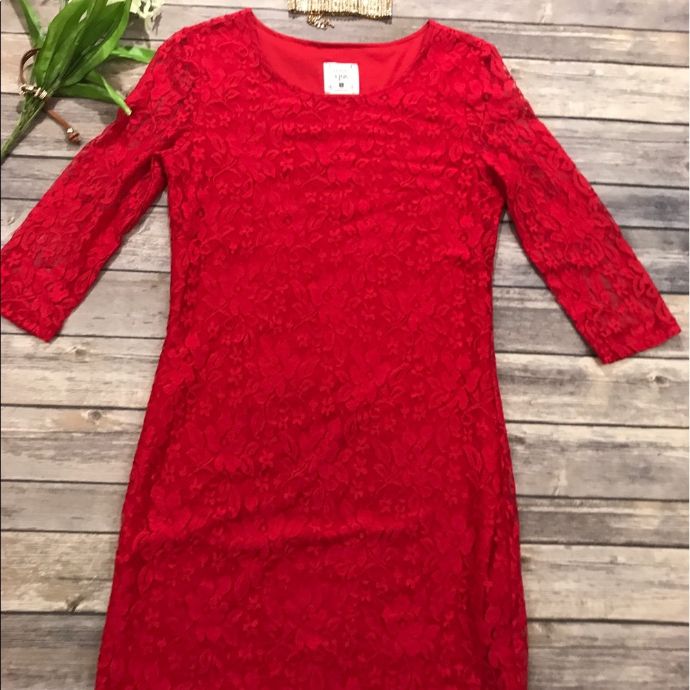 Floral lace red midi-dress