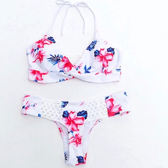 ⚡️HP⚡️🅢🅐🅛🅔 Turks & Caicos▪️Floral White Bikini - Picture 2 of 5