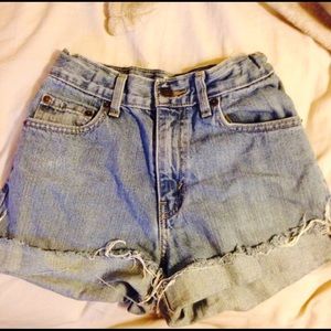 levi high waisted shorts