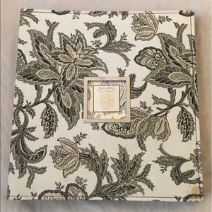 Beautiful flower print photo album