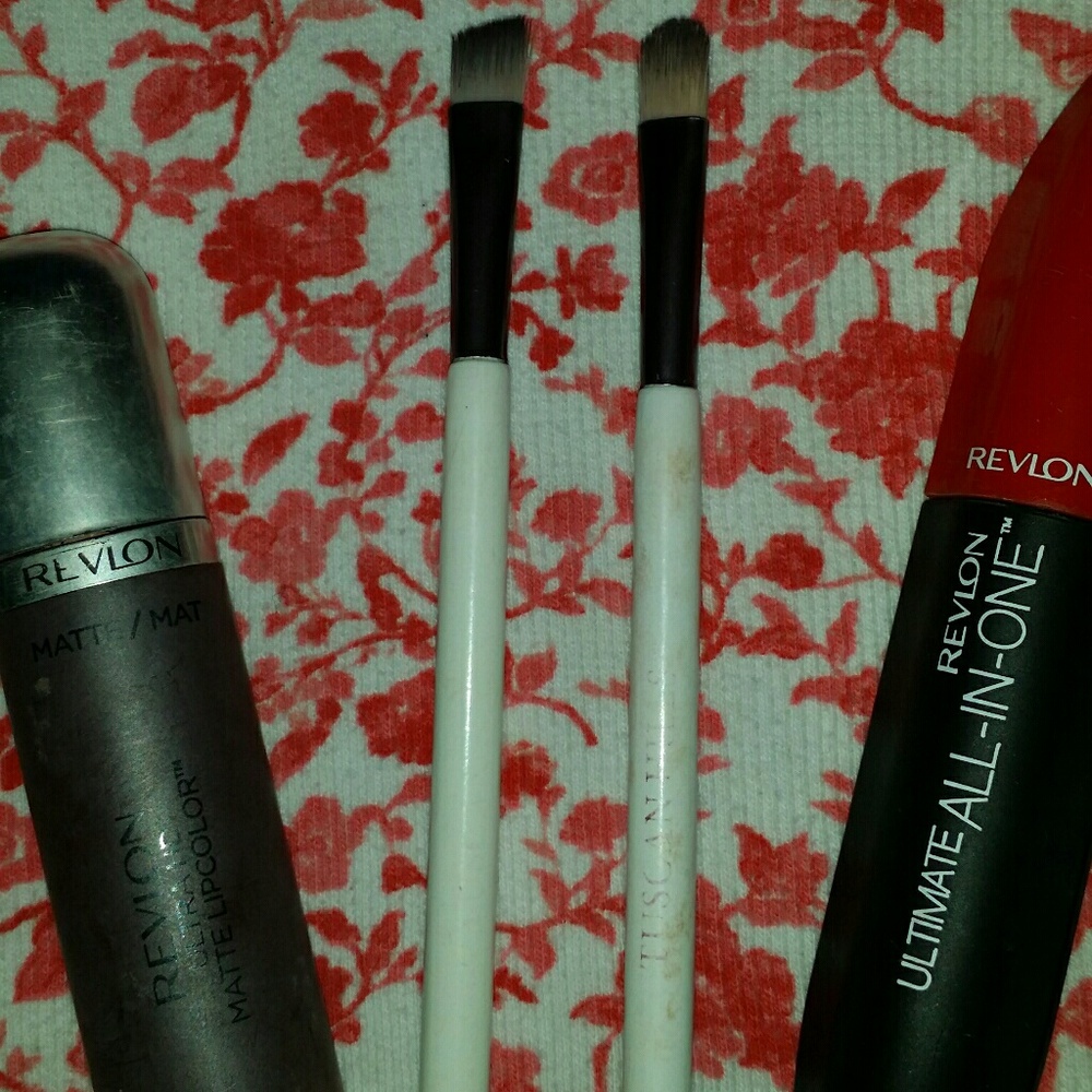 Revlon Makeup Bundle 4 Items for the Price of One!