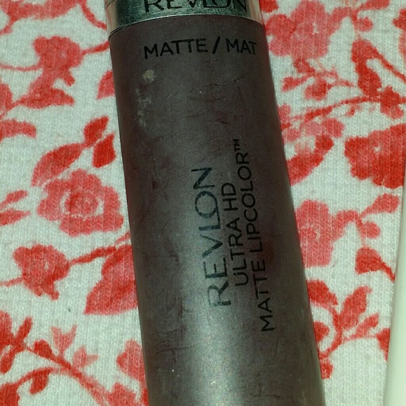 Revlon Makeup Bundle 4 Items for the Price of One! - Picture 2 of 4