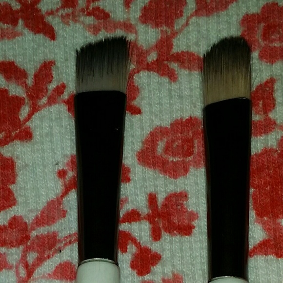 Revlon Makeup Bundle 4 Items for the Price of One! - Picture 4 of 4