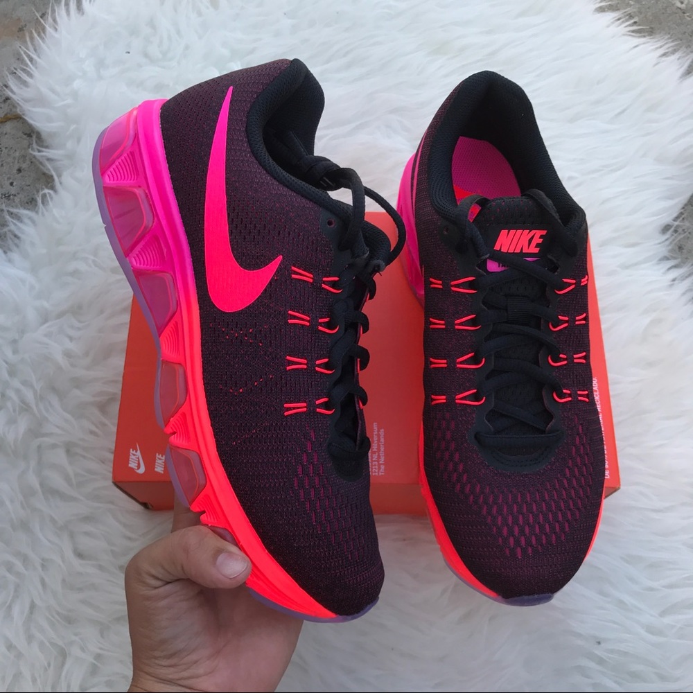 NIKE AIR MAX WOMENS AUTHENTIC SZ 8.5 new - Picture 1 of 7