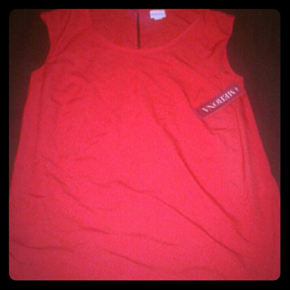 Sleeveless blouse