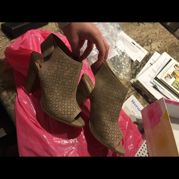 Shoes - Picture 3 of 3