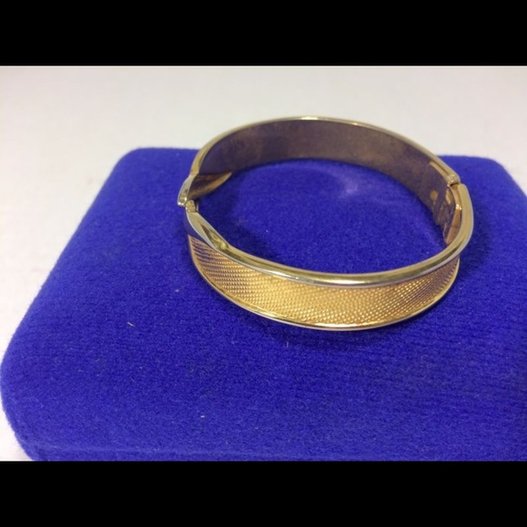 VTG Monet Bangle Gold Clamp Hinge Bracelet - Picture 2 of 7