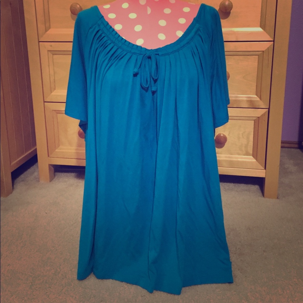 📦 MOVING SALE 📦 Blue Blouse