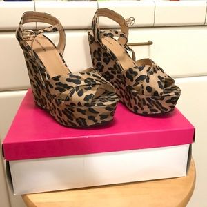 SZ 6.5 Xhilaration Platform Wedges