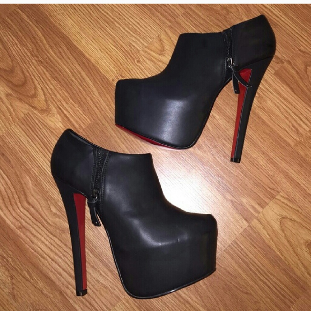 Ankle booties