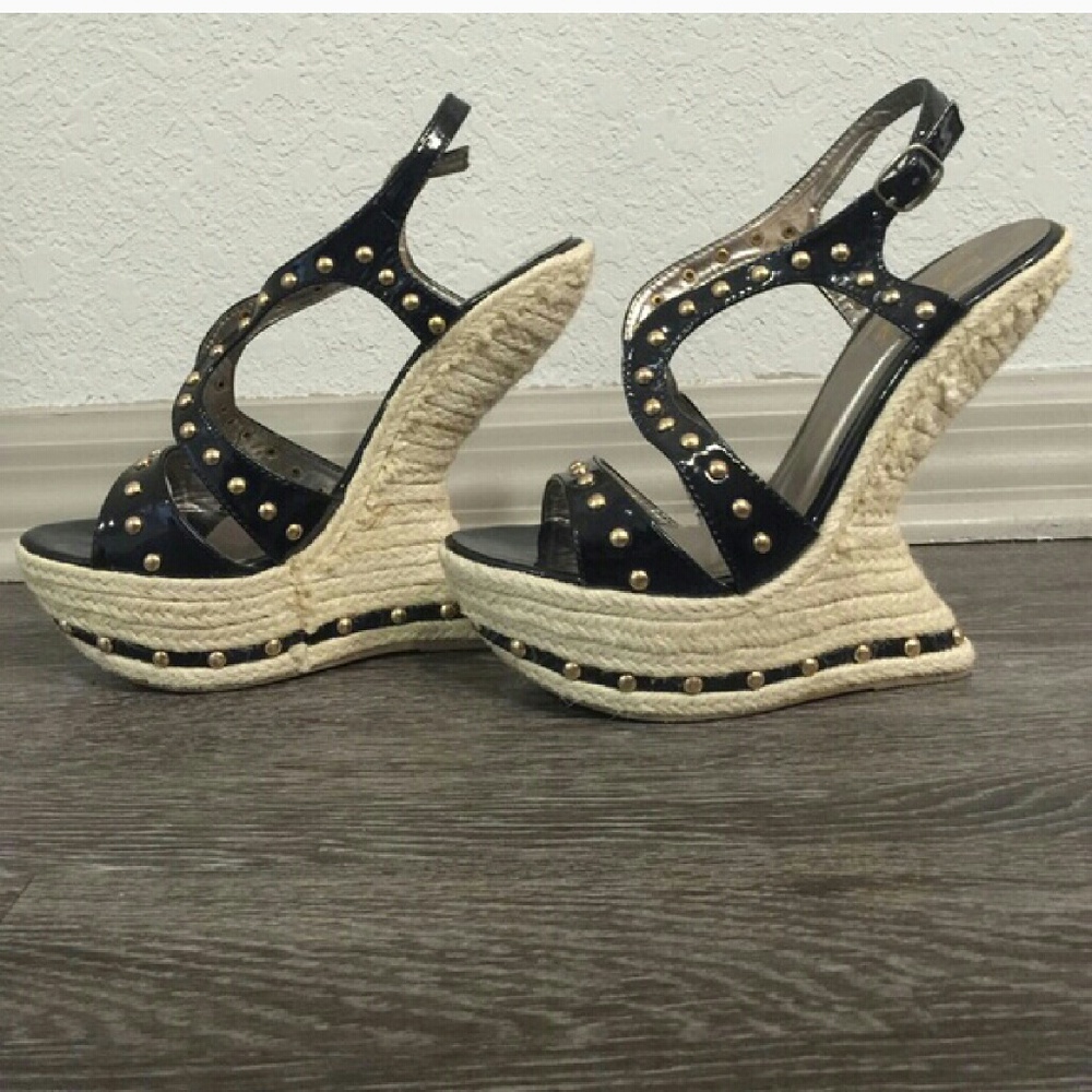 Anti gravity wedges